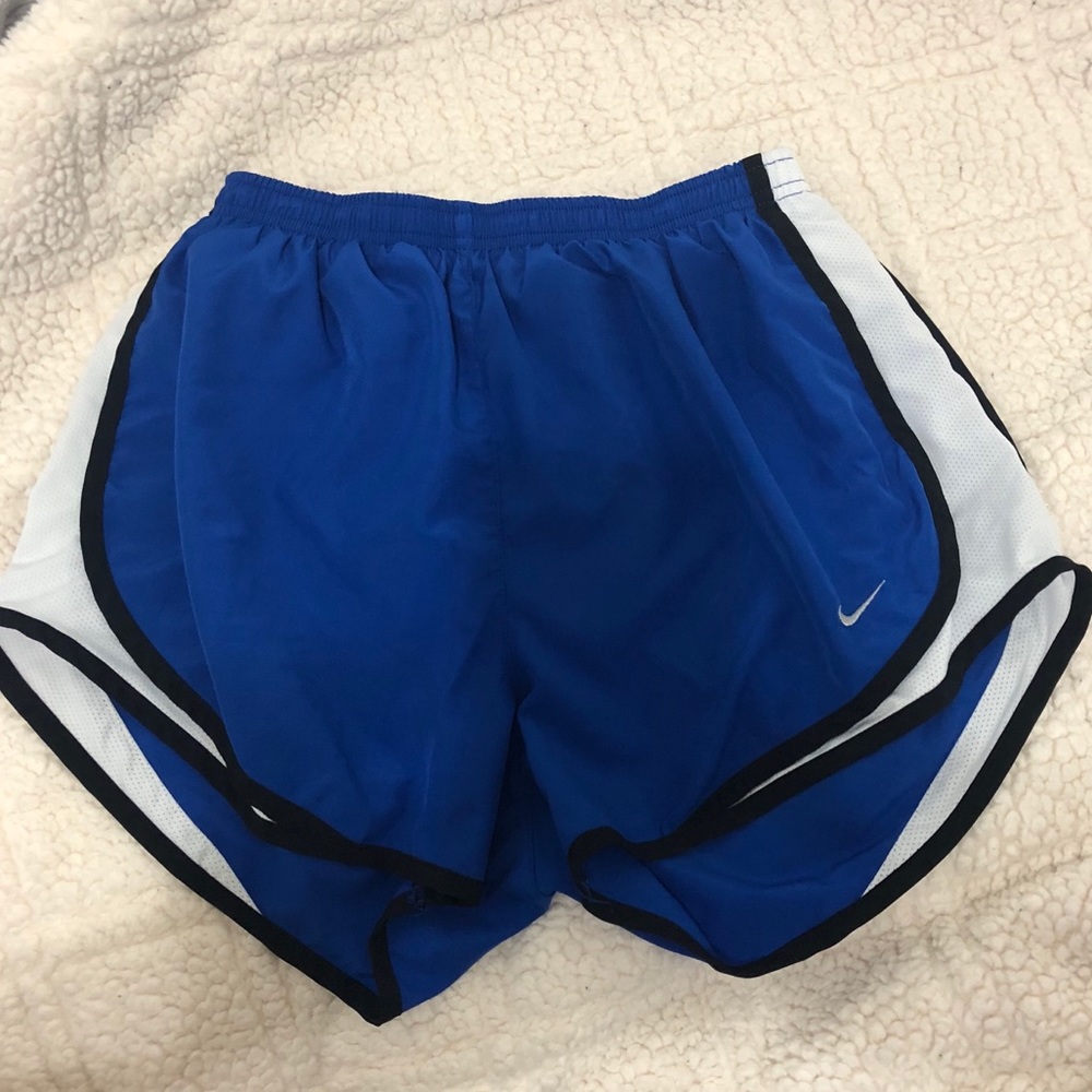 Nike dri-fit shorts women’s